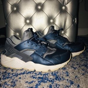 Nike Huaraches Women’s